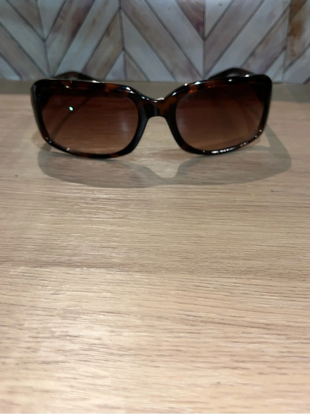 American EagleTortoiseshell Brown Gradient Sunglasses